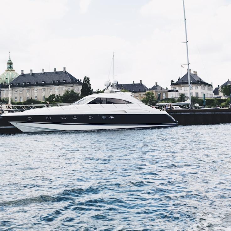 Yacht lifestyle moment
